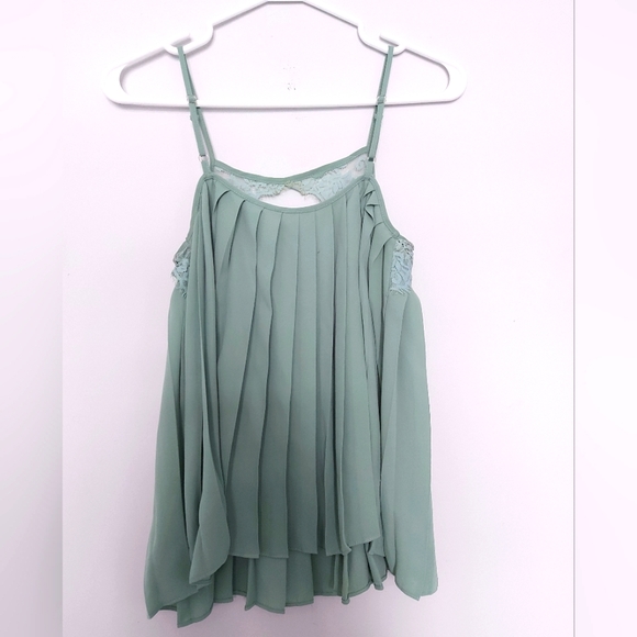 Pale Green Pleated Cami - Picture 3 of 3
